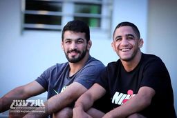  لحظه خواستگاری ناگهانی حسن یزدانی به سبک اروپایی ها | جواب مثبت عروس خانم و خنده‌های یزدانی |  خواستگاری لاکچری 