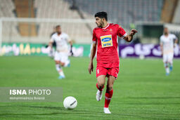  آتش‌بازی پرسپولیس مقابل مس رفسنجان در استادیوم آزادی