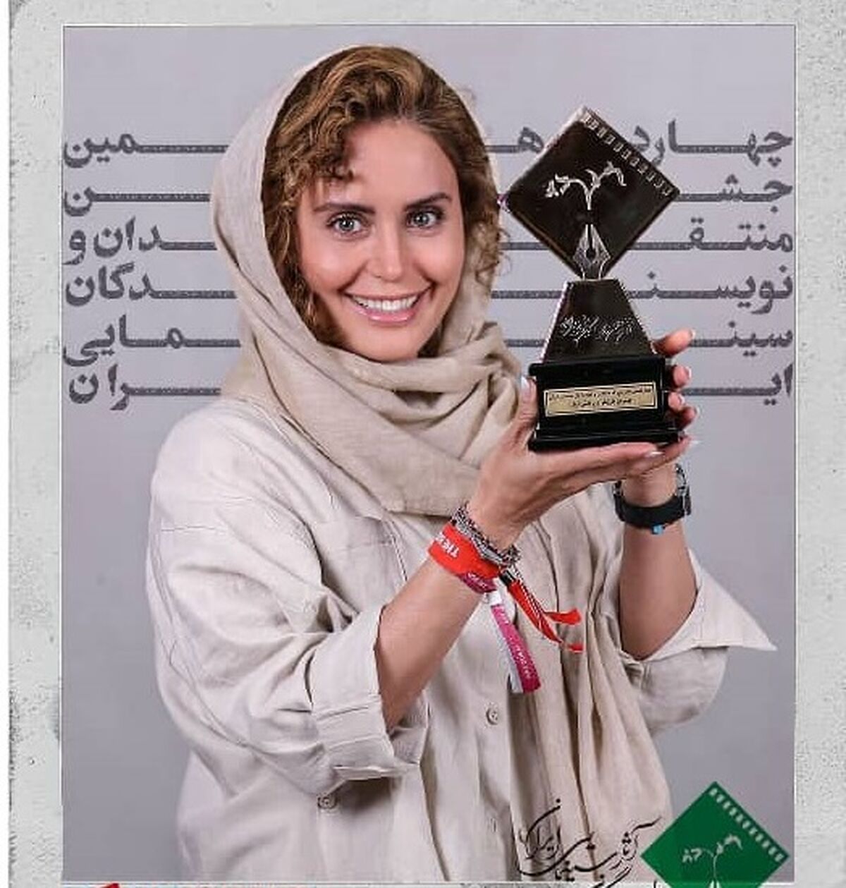 مهمانی رفتن الناز شاکردوست خانه آقای بازیگر معروف با پوشش متفاوت/ نمایی از آپارتمان شلخته زن و شوهر بازیگر مشهور لو رفت +عکس خبرساز