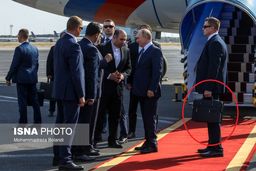 ببینید| کیف ضد گلوله در دست محافظ پوتین