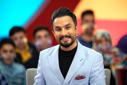 لباس مسخره راغب در کنسرتش سوژه خنده شد + عکس