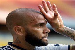 ۱۲ سال زندانی در انتظار ستاره جنجالی 