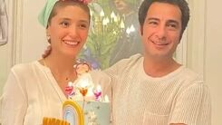 حضور مخفیانه عجیب نوید محمدزاده و همسرش برای گردش شبانه در خیابان های تهران/تیشرت جنجالی نوید محمدزاده توجه همه را جلب کرد +عکس جنجالی