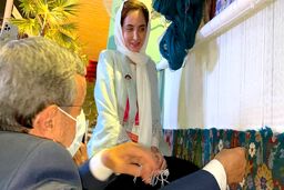 قالی بافی احمدی نژاد در دبی +عکس