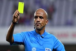 داور جنجالی بازی ایران با کره را سوت می‌زند!‌+عکس