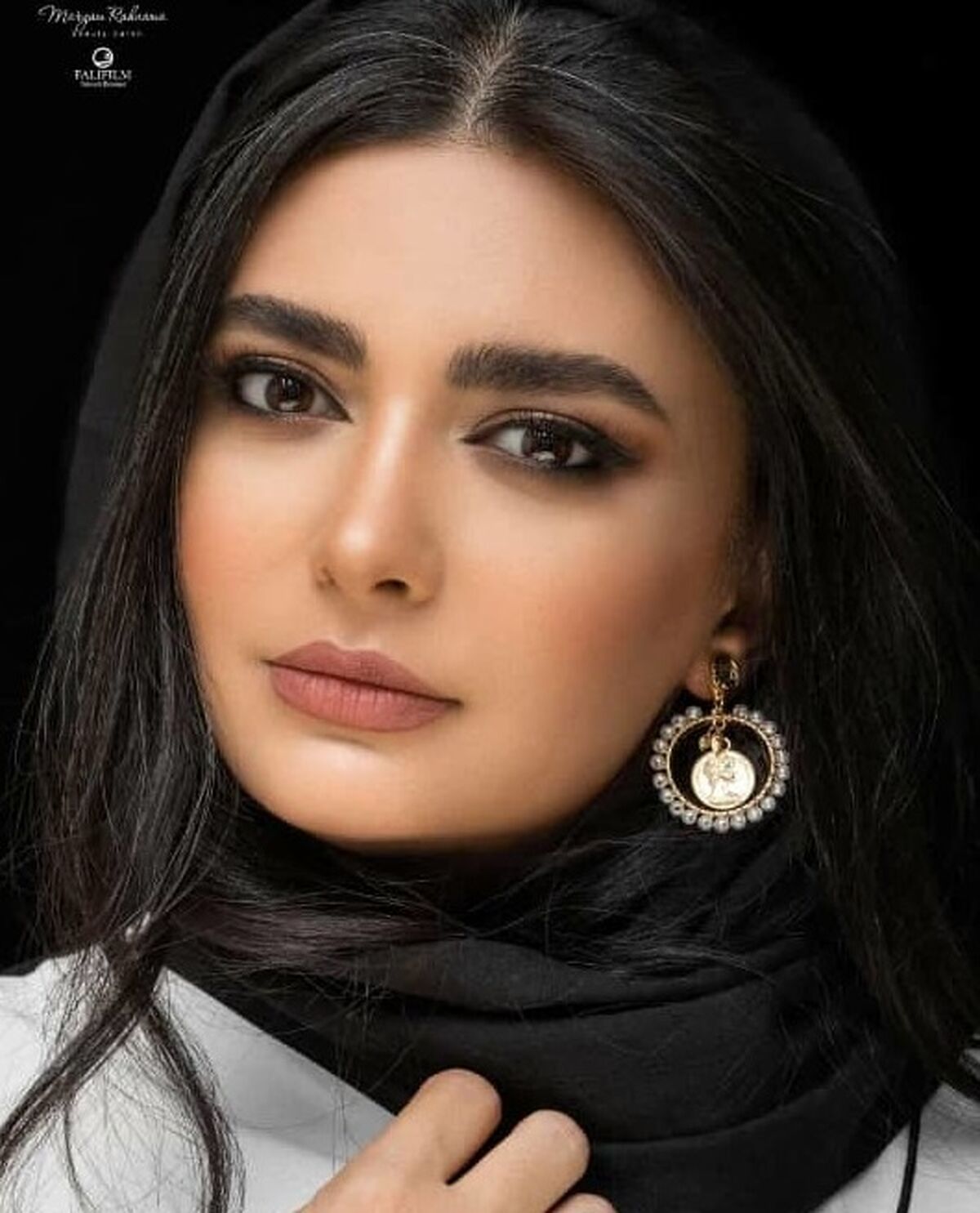 ژست صمیمی لیندا کیانی در کنار فرزاد فرزین | ازدواج کردند؟+ عکس