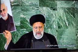 پیاده‌روی رئیسی از ساختمان سازمان ملل تا هتل محل اقامت