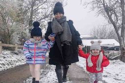 همسر شاهرخ استخری در حال خرید برای سفره هفت سین در بلژیک | وسایل جالب فروشگاه های بلژیک برای نوروز ایرانی ها +عکس