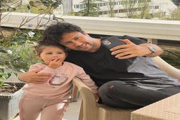 دعوای عجیب شاهرخ استخری و همسرش /سن واقعی همسر شاهرخ استخری در این عکس لو رفت! +عکس حاشیه ساز