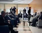 عکس متفاوت احمدی‌نژاد در باشگاه ایرانیان دوبی!
