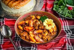 طرز تهیه خورش به اصفهانی اصیل و خوشمز | پاییز این خورش رنگ‌و‌لعاب‌دار را درست کنید