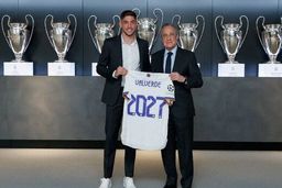 پیراهن خونین ستاره فوتبال حاشیه ساز شد ؛ از جنگ برگشتی؟!/عکس