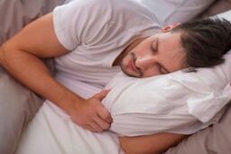 بی حالی و مدام خمیازه می کشی | با این خوراکی‌ها بی‌حالی را فتیله پیچ کن!