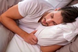 با این ترفند در خواب هم وزن کم کنید | تاثیر شگفت انگیز درست خوابیدن روی لاغری 