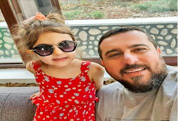 شوخی و تیکه محسن کیایی به رانندگی و پارک دوبل خانوما در برنامه صداتو | واکنش جالب و جواب شبنم مقدمی به او +فیلم