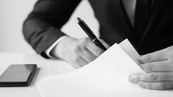 نحوه شناسایی و انتخاب بهترین وکیل در مشهد  