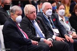 چرت زدن «بوریس جانسون» سوژه شد +عکس