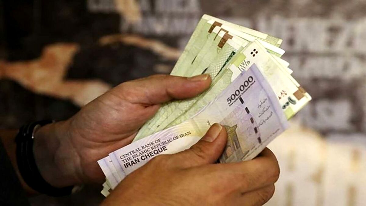 واریز ۱۵ میلیون تومانی برای کارگران در راه است | حداقل حقوق کارگران 1402تعیین شد 