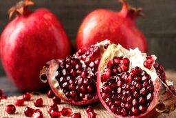 شب یلدا 99 / چرا شب یلدا انار میخورند ؟