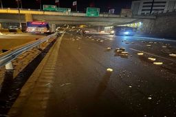 بارش آجر در یکی از اتوبان‌های بزرگ تهران / نیمه شب وحشتناک چگونه گذشت؟