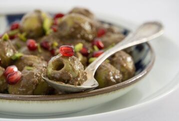 ۸ نکته مهم برای تهیه یک زیتون پرورده گیلانی اصل | سبزی اصلی زیتون پرورده گیلانی چیه + طرز تهیه