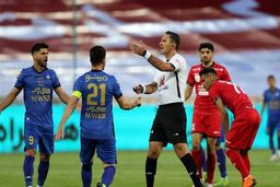 اخبار ورزشی : داور معروف محروم شد 