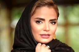 سپیده خداوردی با استایل عجیب در حال نوازندگی | شلوار خانم بازیگر سوژه شد!+عکس