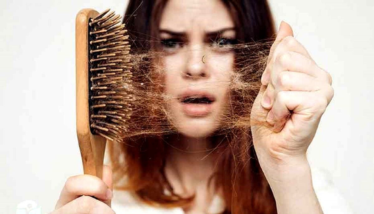 علت ریزش شدید مو در پاییز چیست ؟ | این راهکارها را امتحان کنید