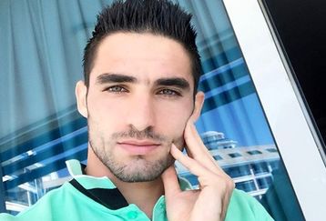 میلاد محمدی از ماشین لاکچری اش رونمایی کرد