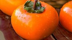 هشدار | خرمالو را با شکم خالی نخورید ! | بدترین و بهترین زمان خوردن میوه خرمالو