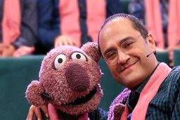 آواز جناب خان در برنامه خندوانه /اجرای آهنگ کوچه لره+فیلم دیده نشده 