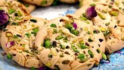 شیرینی ساده و مجلسی برای عید! | طرز تهیه قرابیه سیب و گردو
