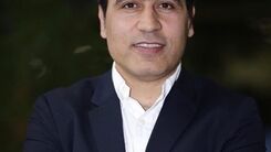 وقتی بازیکن هامبورگ پای اسطوره ایرانی رو بوسید