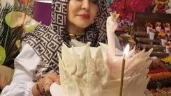 عکس لو رفته از سانسور عجیب دختر بهاره رهنما در عکس های مادرش /حیوان بازی چندش آور دختر خانم سلبریتی جنجال به پا کرد +عکس حاشیه ساز