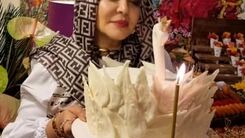 عکس لو رفته از سانسور عجیب دختر بهاره رهنما در عکس های مادرش /حیوان بازی چندش آور دختر خانم سلبریتی جنجال به پا کرد +عکس حاشیه ساز