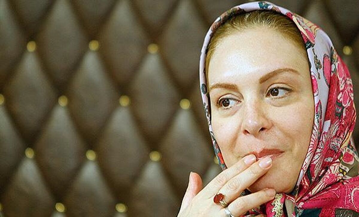 افسانه بایگان:مردم در فضای مجازی دچار خودباختگی شده‌اند