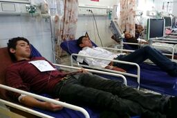 اتفاق عجیب در یک روستا در همدان | مسمومیت ۲۰۰ نفر و فوت یک کودک