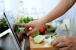 چطوری سریع آشپزی یاد بگیرم؟ (بهترین آموزشگاه آشپزی آنلاین)