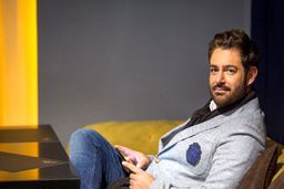 اولین عکس دو نفره محمدرضا گلزار و همسرش | زن محمدرضا گلزار هنوز نیامده زندگی لاکچری اش را تو چشم مردم کرد + عکس