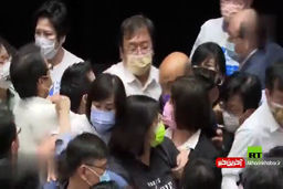 گیس و گیس‌کشی نماینده ها در پارلمان! +فیلم