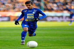 عاشقانه های مهدی قایدی و همسرش روی آب 