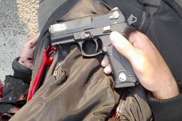 فیلم وحشتناک از خودکشی قاتل فراری در اتوبان نواب | او به پلیس هم شلیک کرد + فیلم