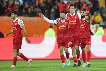 گل دوم پرسپولیس به شمس آذر / کری خوانی بانوان تماشاگر پرسپولیس با طرفداران حریف!