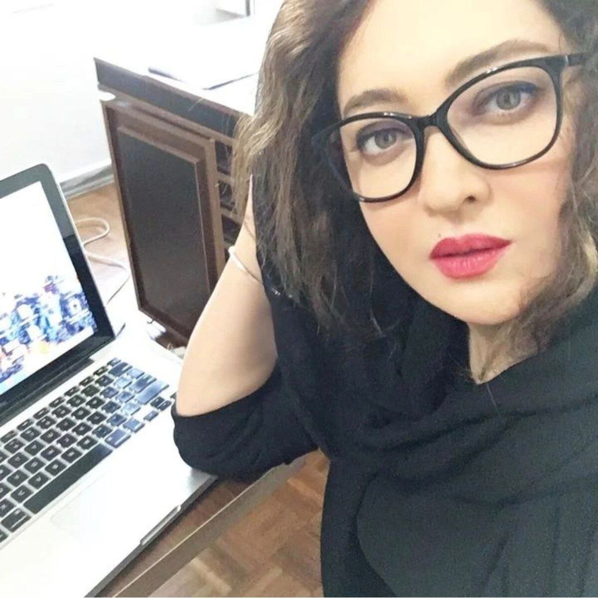 شاید باورنکنید این خانم جوان مادر نیکی کریمی باشد +عکس