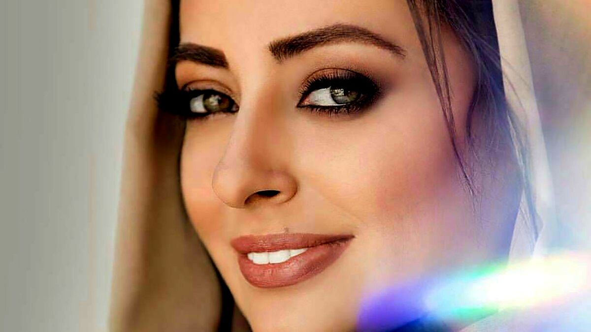 عکس جدید نفیسه روشن برای به رخ کشیدن زندگی مجللش | مانتوی مزونی گران قیمت نفیسه روشن همه را شوکه کرد + عکس