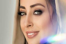 عکس جدید نفیسه روشن برای به رخ کشیدن زندگی مجللش | مانتوی مزونی گران قیمت نفیسه روشن همه را شوکه کرد + عکس