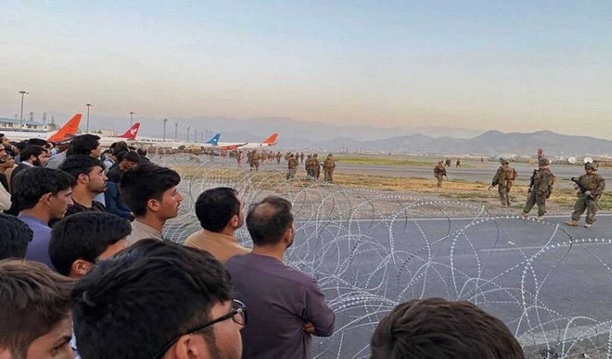 تیراندازی وحشتناک نظامیان آمریکایی به مردم افغانستان در فرودگاه! + فیلم لو رفته