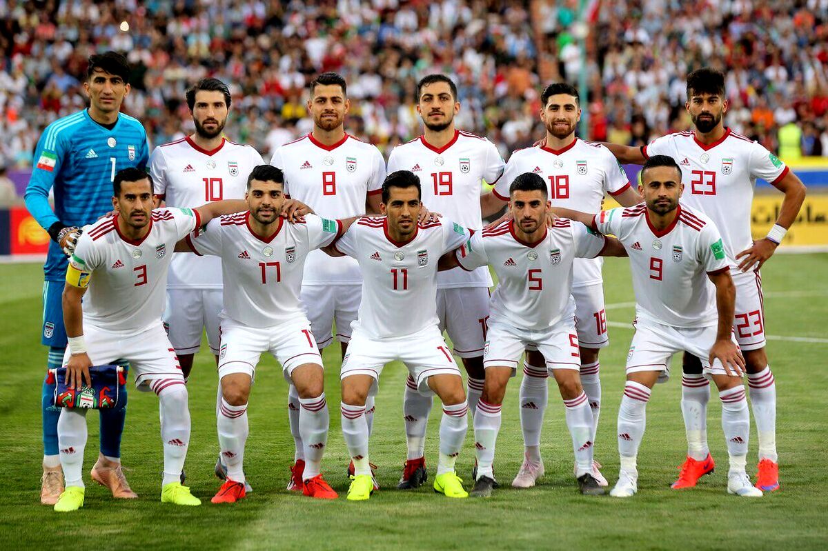لباس رسمی کاروان تیم ملی فوتبال ایران +عکس