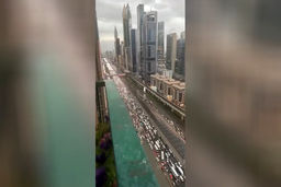 تصاویری آخرالزمانی از شهری که ایرانی‌ها آرزویش را دارند | حال و هوای عجیب دبی +فیلم