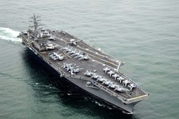 خبر فوری سپاه/فیلم فرار ناو آمریکایی تا دقایقی دیگر